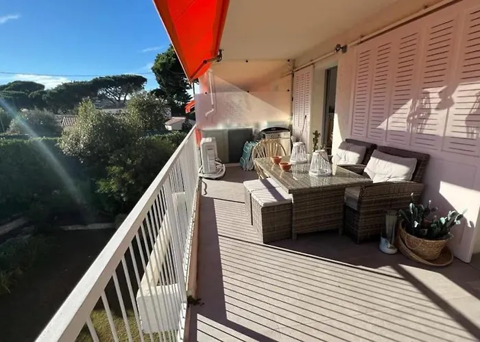 Appartement Appt St Tropez ,magnifique T2, Piscine ,terrasse, Emplacement Ideal ,front De Mer,