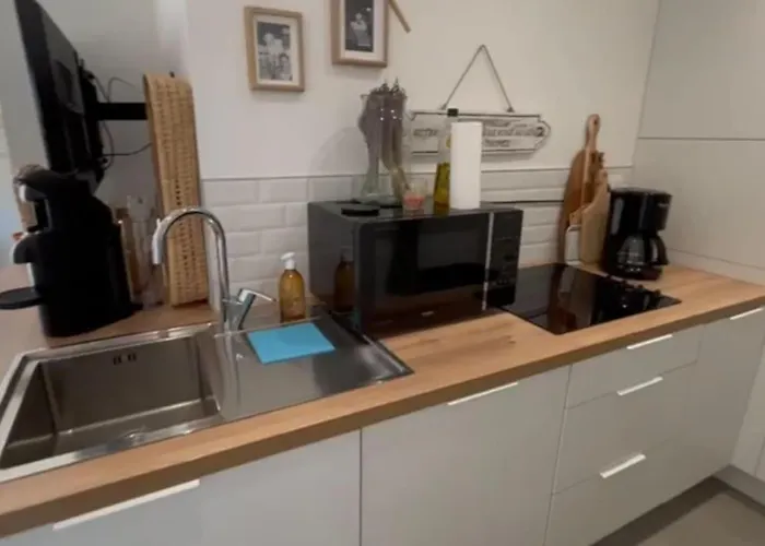 Daire Appt St Tropez ,magnifique T2, Piscine ,terrasse, Emplacement Ideal ,front De Mer, *